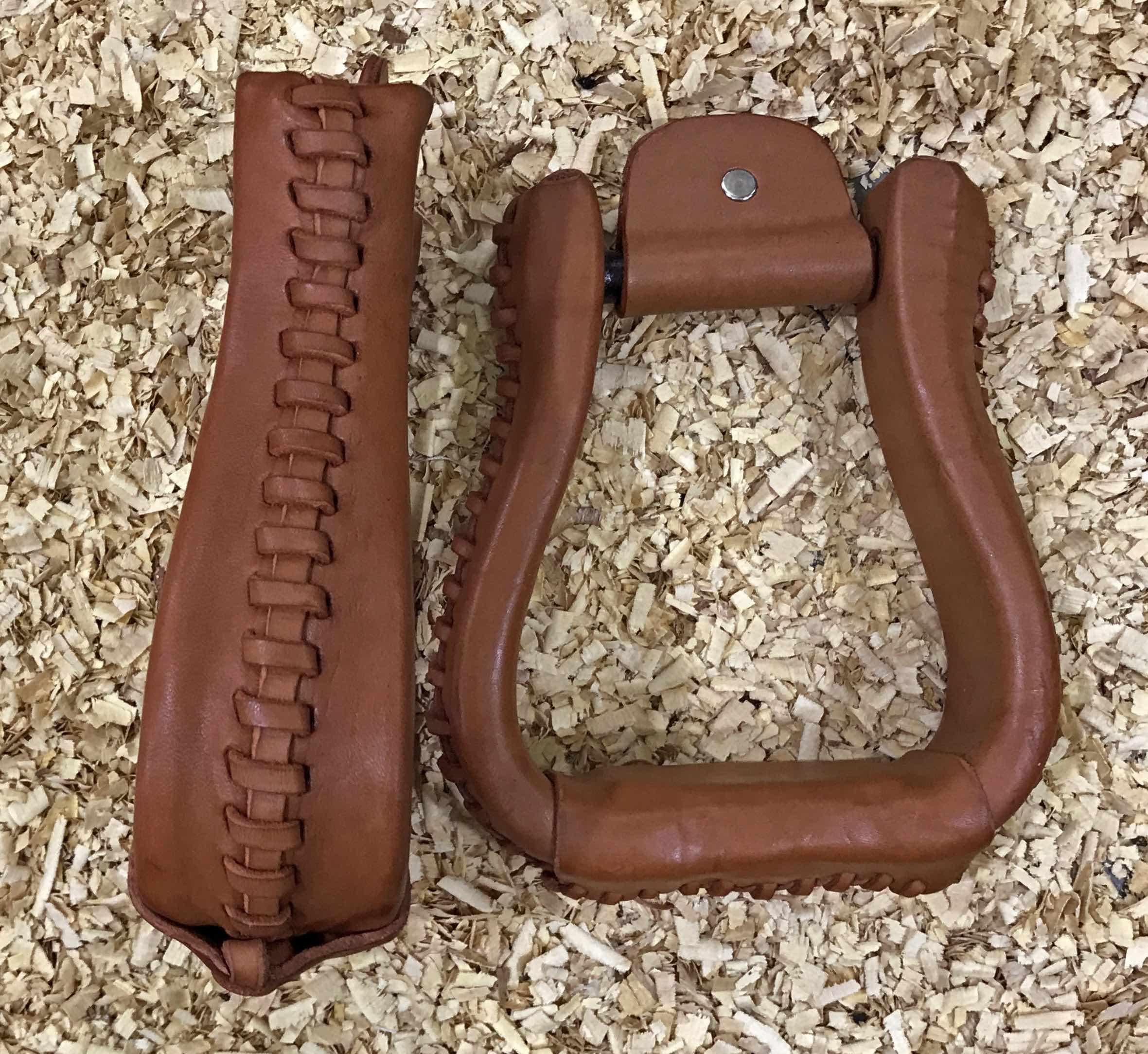STIRRUP-001 Chestnut